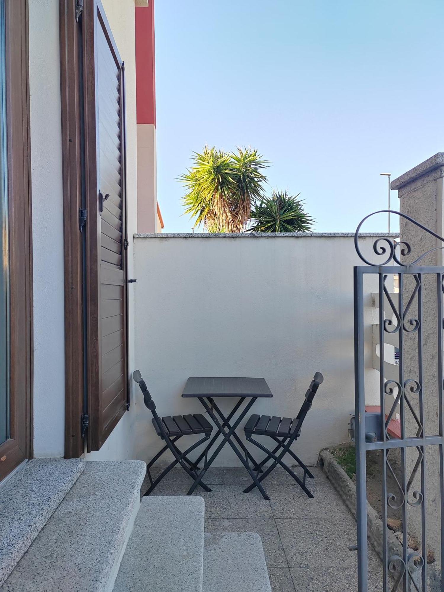 Home Of Fame - Home Gallery With Fully Equipped Kitchen, Separate Entrance, Free Parking Olbia Bagian luar foto