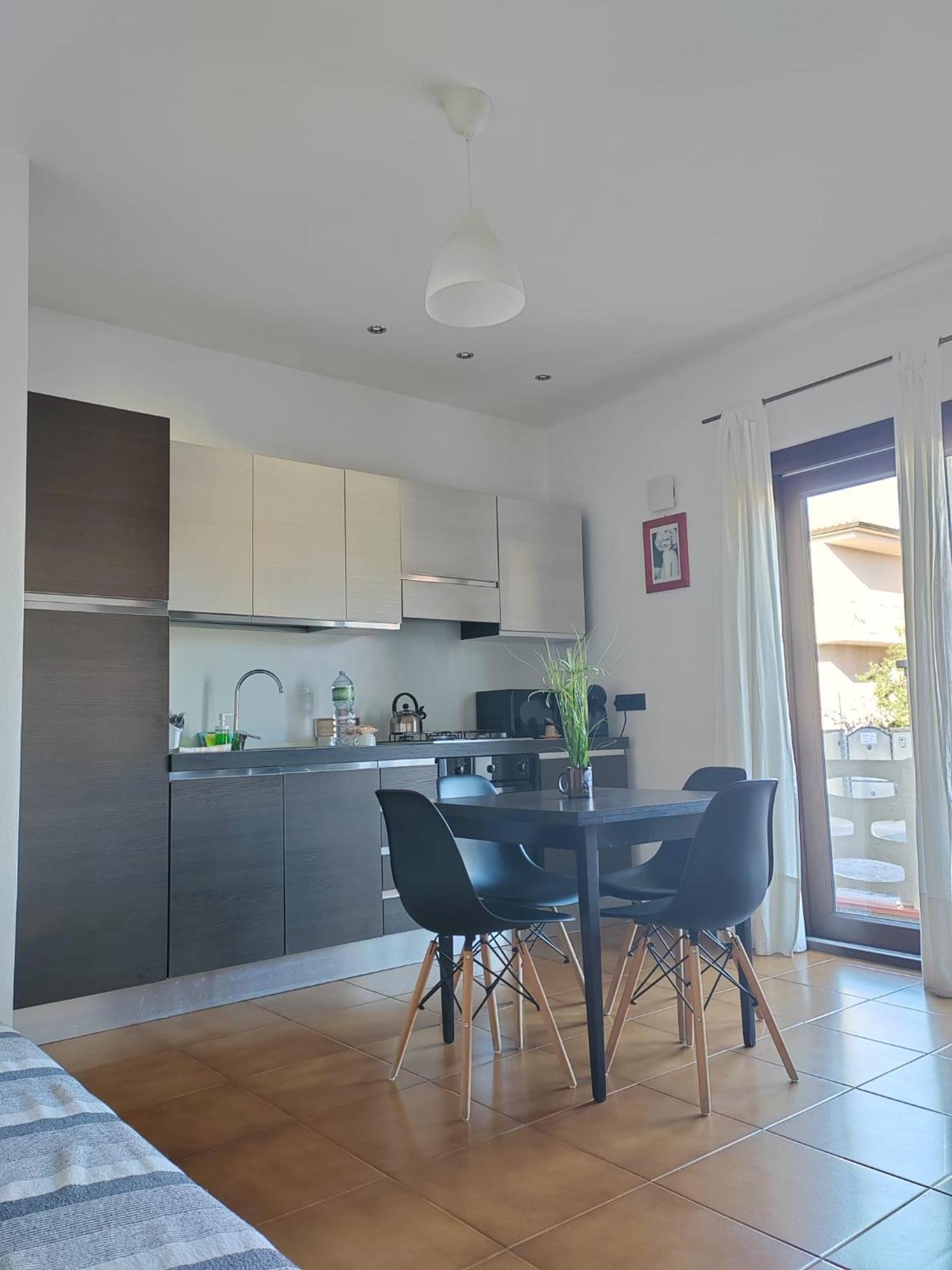 Home Of Fame - Home Gallery With Fully Equipped Kitchen, Separate Entrance, Free Parking Olbia Bagian luar foto