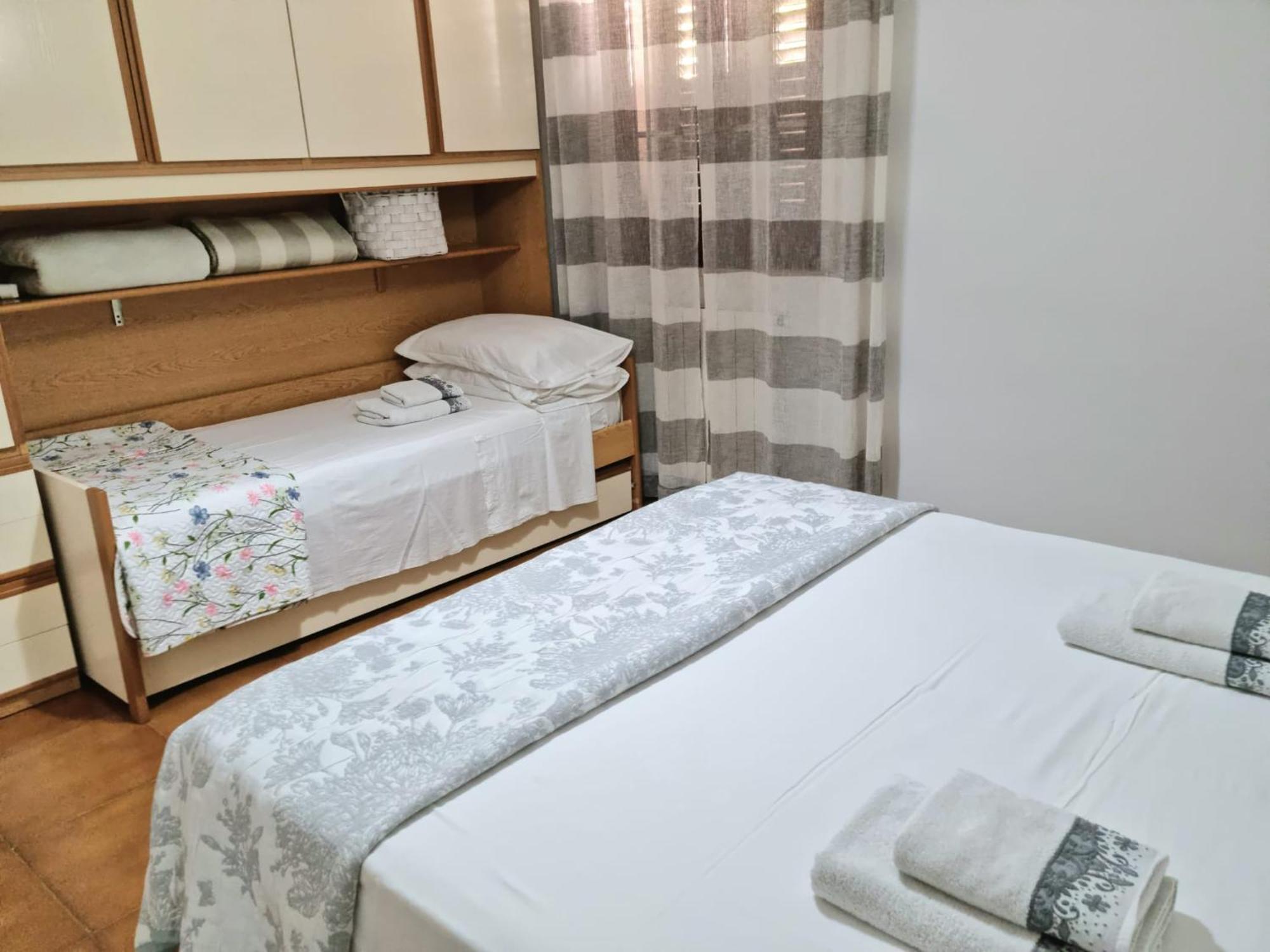 Home Of Fame - Home Gallery With Fully Equipped Kitchen, Separate Entrance, Free Parking Olbia Bagian luar foto